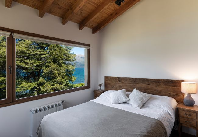Casa en San Carlos de Bariloche - Casa con costa al lago Gutiérrez en Bariloche Casa en San Carlos de Bariloche - Casa con costa al lago Gutiérrez en Bariloche