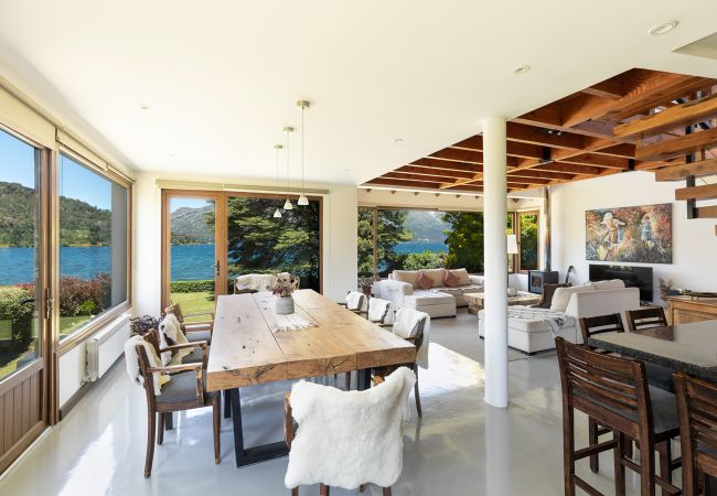 Casa en San Carlos de Bariloche - Casa con costa al lago Gutiérrez en Bariloche Casa en San Carlos de Bariloche - Casa con costa al lago Gutiérrez en Bariloche