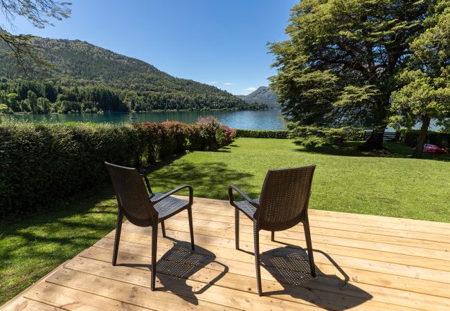 Casa en San Carlos de Bariloche - Casa con costa al lago Gutiérrez en Bariloche Casa en San Carlos de Bariloche - Casa con costa al lago Gutiérrez en Bariloche