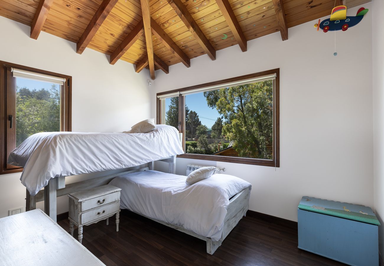 Casa en San Carlos de Bariloche - Casa con costa al lago Gutiérrez en Bariloche Casa en San Carlos de Bariloche - Casa con costa al lago Gutiérrez en Bariloche