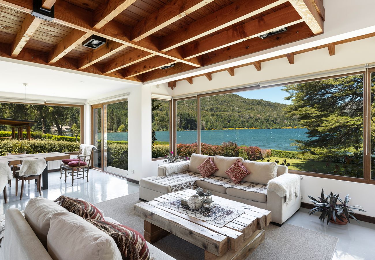 Casa en San Carlos de Bariloche - Casa con costa al lago Gutiérrez en Bariloche Casa en San Carlos de Bariloche - Casa con costa al lago Gutiérrez en Bariloche