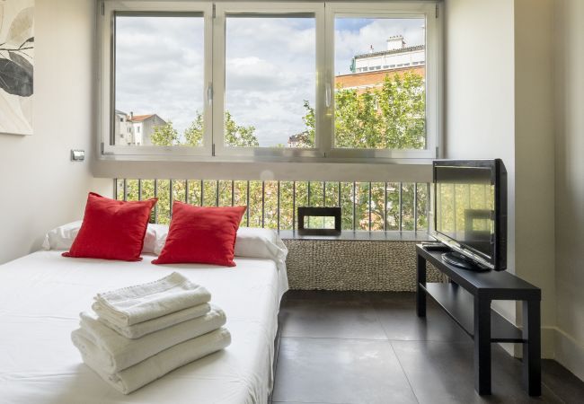 Apartamento en Madrid - Alquiler Mensual en Madrid – Piso Exterior con 1 Dormitorio + Estudio y 2 Baños.Temporal Apartamento en Madrid - Alquiler Mensual en Madrid – Piso Exterior con 1 Dormitorio + Estudio y 2 Baños.Temporal