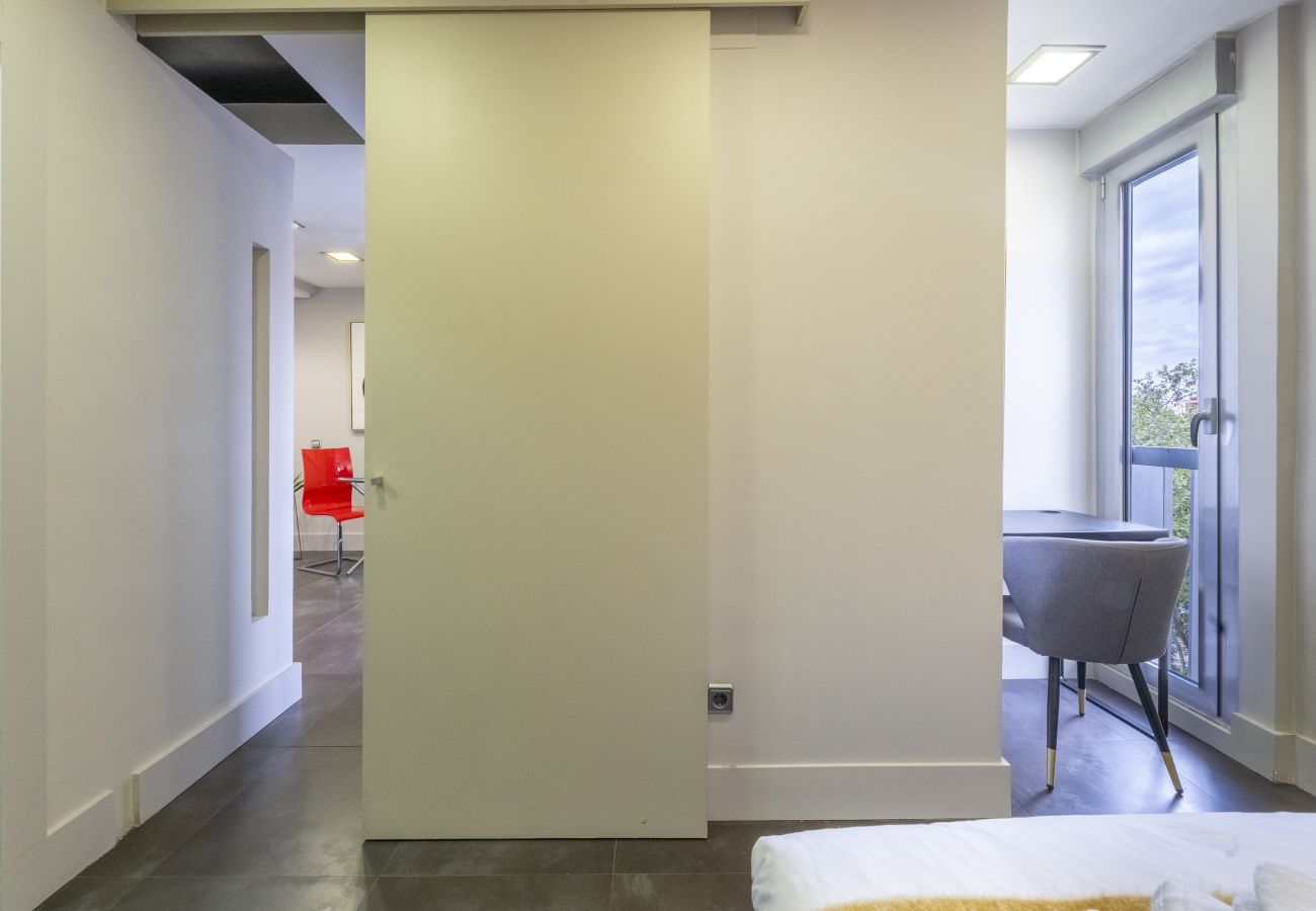 Apartamento en Madrid - Alquiler Mensual en Madrid – Piso Exterior con 1 Dormitorio + Estudio y 2 Baños.Temporal Apartamento en Madrid - Alquiler Mensual en Madrid – Piso Exterior con 1 Dormitorio + Estudio y 2 Baños.Temporal