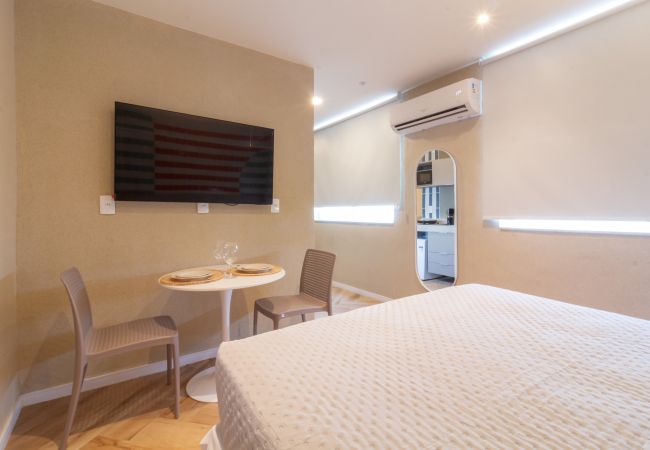 Apartamento en Rio de Janeiro - Acogedor a pocos pasos de la playa de Copacabana | Q13 e 16 Apartamento en Rio de Janeiro - Acogedor a pocos pasos de la playa de Copacabana | Q13 e 16