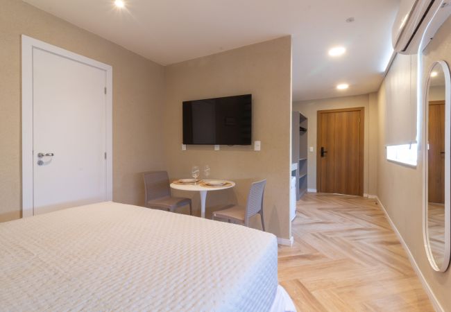 Apartamento en Rio de Janeiro - Acogedor a pocos pasos de la playa de Copacabana | Q13 e 16 Apartamento en Rio de Janeiro - Acogedor a pocos pasos de la playa de Copacabana | Q13 e 16