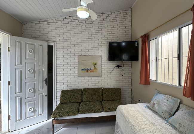 Casa en Caraguatatuba - Casa confortável, bem equipada com Wi-Fi e garagem Casa en Caraguatatuba - Casa confortável, bem equipada com Wi-Fi e garagem