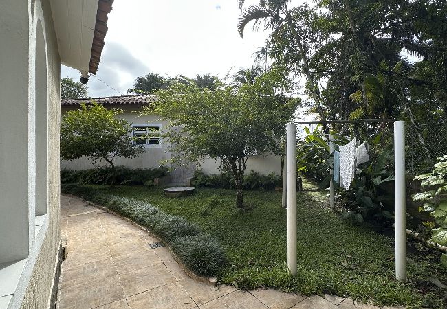 Casa en Caraguatatuba - Casa confortável, bem equipada com Wi-Fi e garagem Casa en Caraguatatuba - Casa confortável, bem equipada com Wi-Fi e garagem