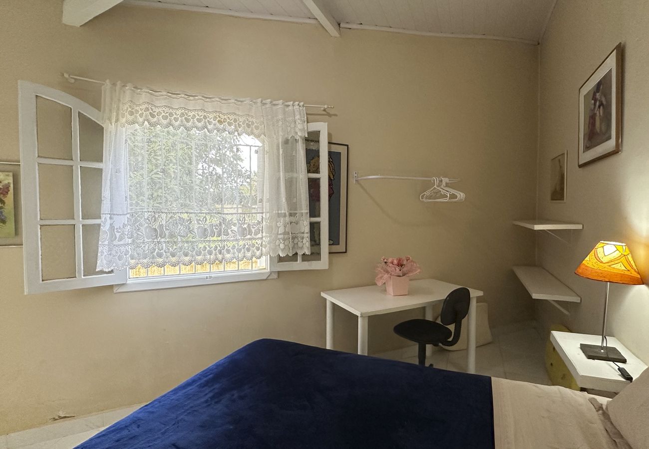 Casa en Caraguatatuba - Casa confortável, bem equipada com Wi-Fi e garagem Casa en Caraguatatuba - Casa confortável, bem equipada com Wi-Fi e garagem