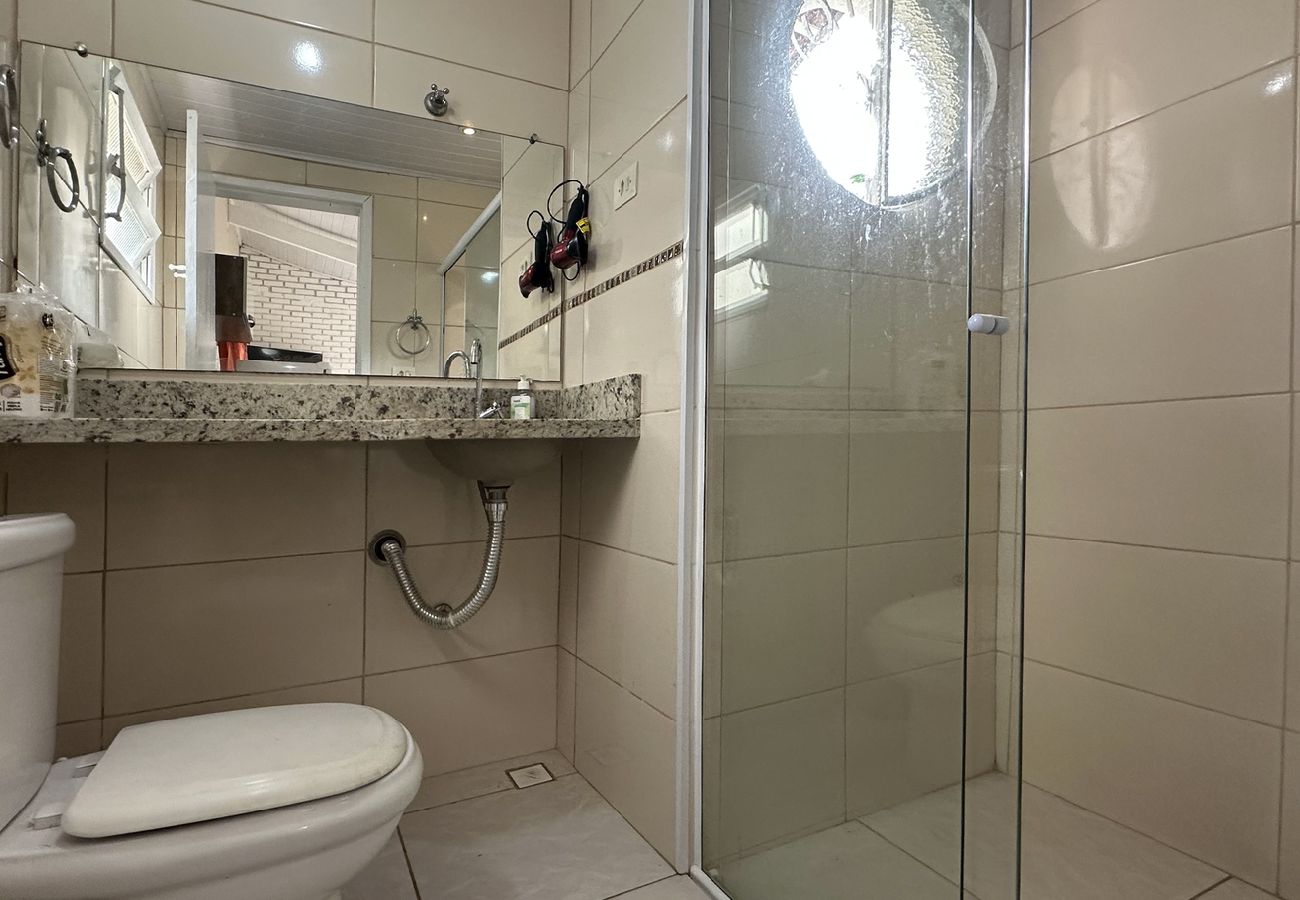 Casa en Caraguatatuba - Casa confortável, bem equipada com Wi-Fi e garagem Casa en Caraguatatuba - Casa confortável, bem equipada com Wi-Fi e garagem