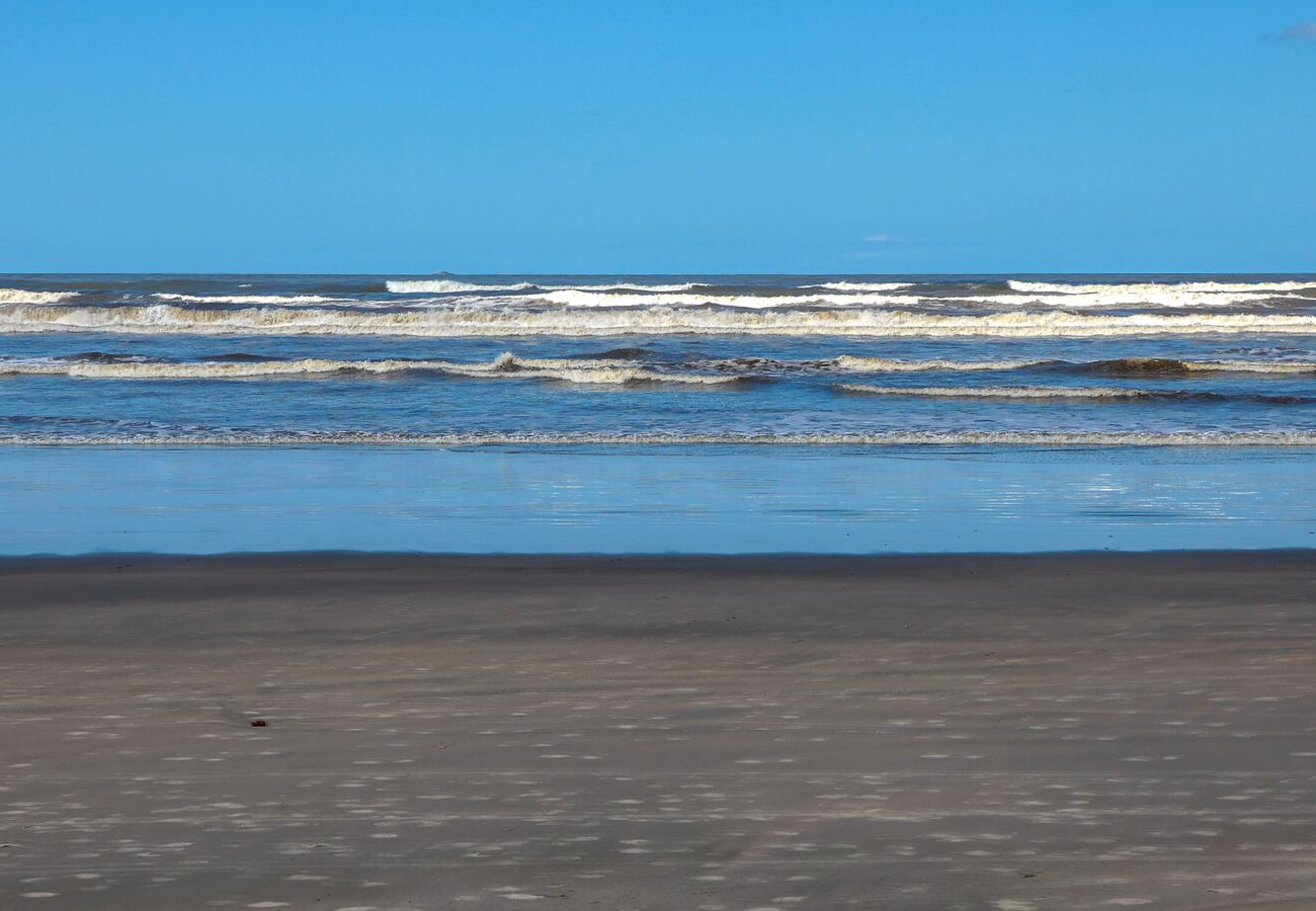 Casa en Itanhaém - Casa com WiFi e churrasq a 500m da Praia de Suarão
