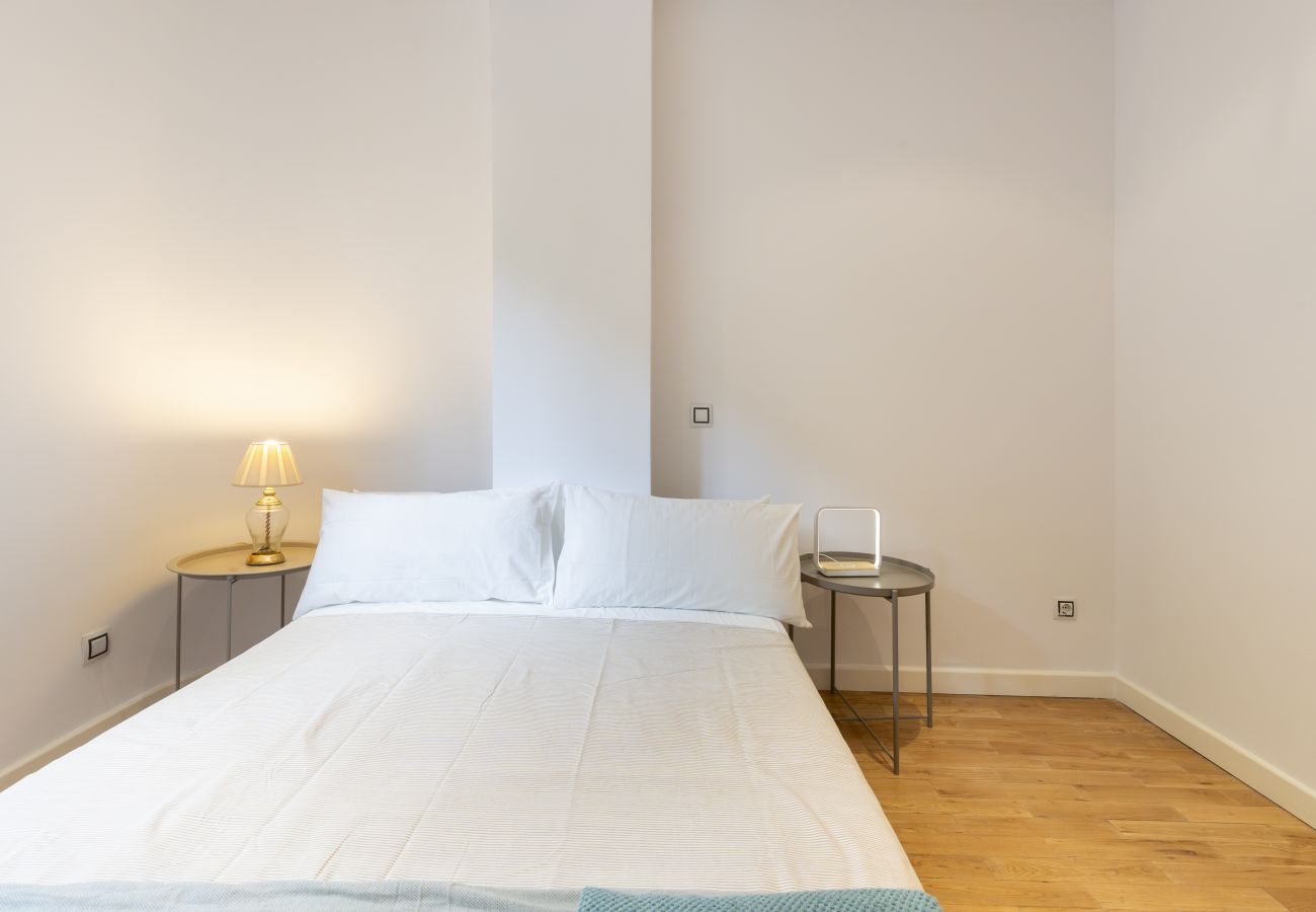 Apartamento en Madrid - Piso de 1 dormitorio y balcón -Alquiler Temporal en Madrid  Apartamento en Madrid - Piso de 1 dormitorio y balcón -Alquiler Temporal en Madrid
