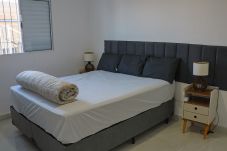 Casa en Peruíbe - Casa completa com piscina e churrasq, pet friendly