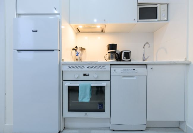 Apartamento en Madrid - Alquiler Mensual en Madrid – Piso moderno de 1 dormitorio Apartamento en Madrid - Alquiler Mensual en Madrid – Piso moderno de 1 dormitorio