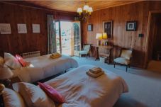 Casa en San Carlos de Bariloche - Hermosa casa en Llao Llao Bariloche para 12 personas