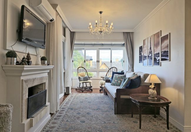 Apartamento en Gramado - NOVO! Duplex 3 dormitórios a 100m da Rua Torta! 