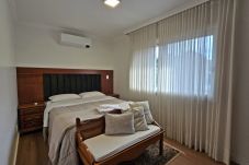 Apartamento en Gramado - NOVO! Duplex 3 dormitórios a 100m da Rua Torta! 
