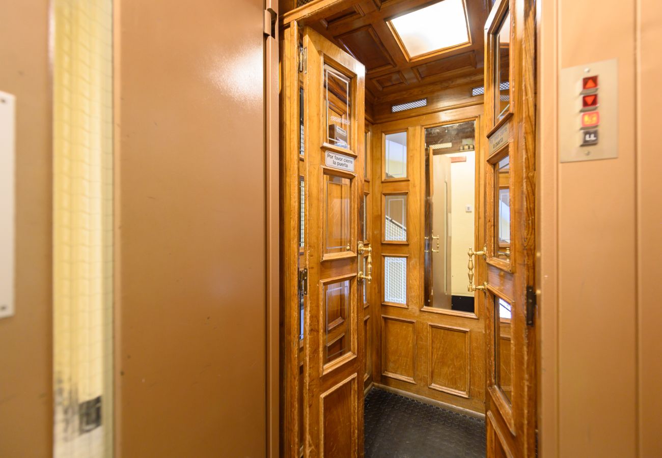 Estudio en Madrid - Estudio con balcón – Todo lo que necesitas para una estancia perfecta en Madrid. Temporal Estudio en Madrid - Estudio con balcón – Todo lo que necesitas para una estancia perfecta en Madrid. Temporal