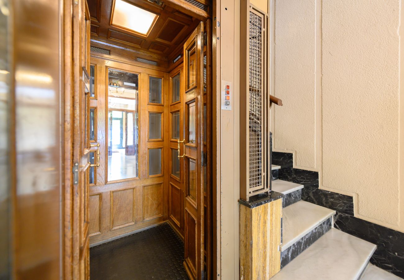 Estudio en Madrid - Estudio con balcón – Todo lo que necesitas para una estancia perfecta en Madrid. Temporal Estudio en Madrid - Estudio con balcón – Todo lo que necesitas para una estancia perfecta en Madrid. Temporal