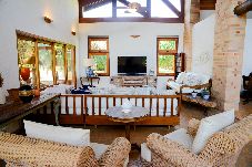 Casa en Santa Branca - Refúgio c/ piscina, hidro e Wi-fi em Santa Branca
