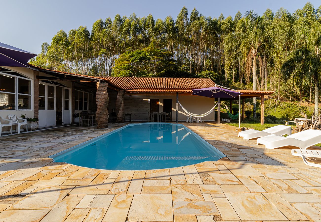 Casa en Igaratá - Chácara ótima localização, piscina e churrasqueira