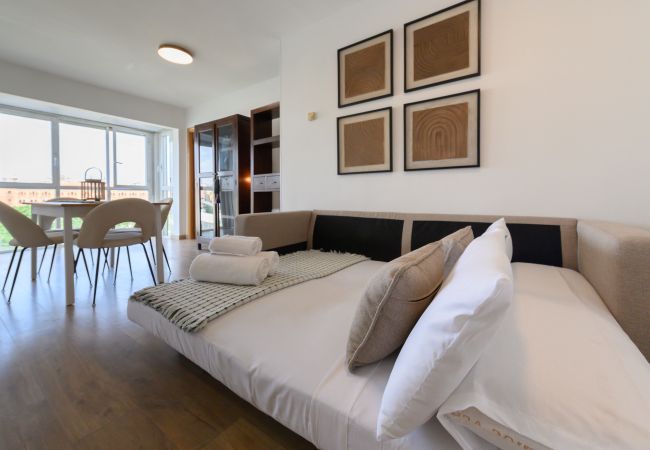 Apartamento en Madrid - Piso moderno de 1 dormitorio con ventanales y sofá cama para invitados en Madrid.Temporal  Apartamento en Madrid - Piso moderno de 1 dormitorio con ventanales y sofá cama para invitados en Madrid.Temporal