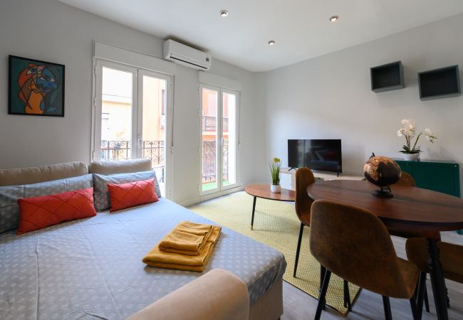 Apartamento en Madrid - Piso de 2 dormitorios con balcón en Madrid Apartamento en Madrid - Piso de 2 dormitorios con balcón en Madrid