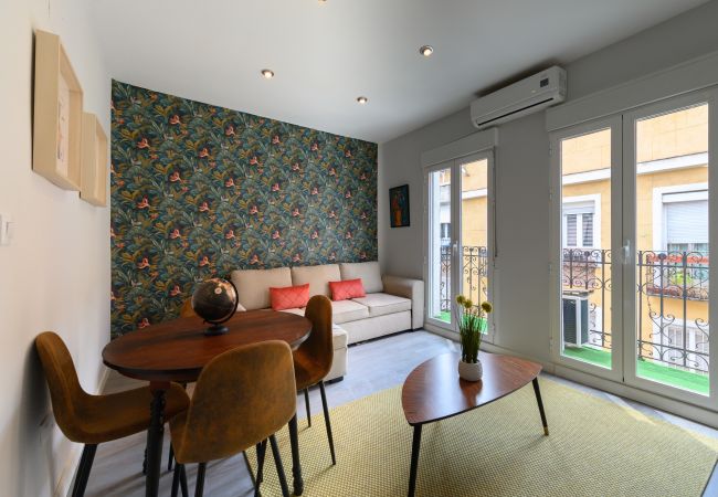 Apartamento en Madrid - Piso de 2 dormitorios con balcón en Madrid Apartamento en Madrid - Piso de 2 dormitorios con balcón en Madrid
