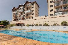 Apartamento en Águas de Lindóia - Apto c/ Piscina, Churrasqueira e Vista p/ Montanha