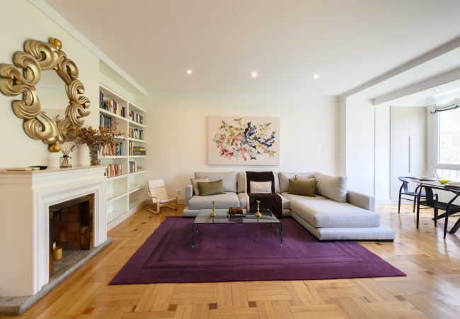 Apartamento en Madrid - Piso de 3 dormitorios +  2 Baños  y estudio con cocina desayunador en el corazón de Madrid
