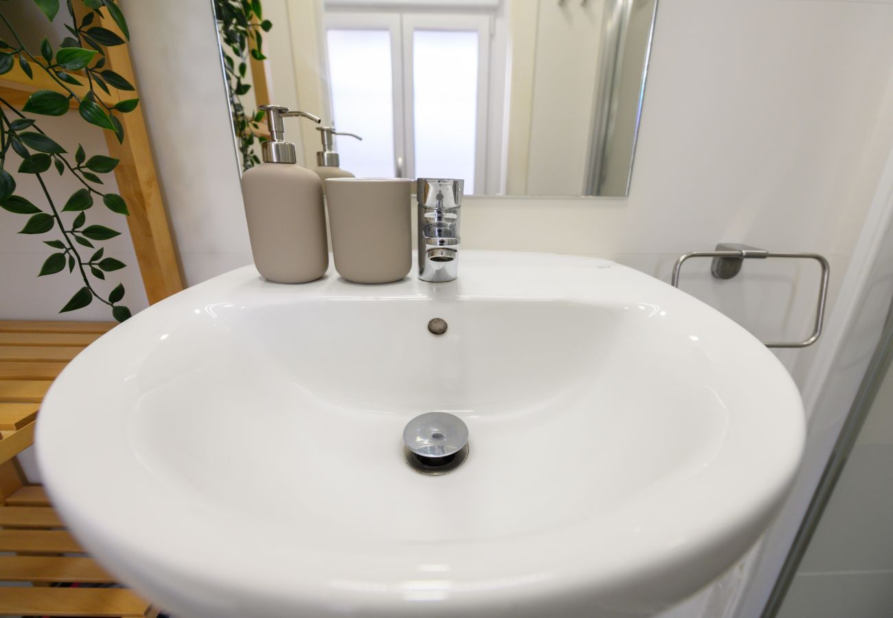 Apartamento en Madrid - Piso de 1 Dormitorio en Chamartín-Madrid, Ideal para Parejas o Profesionales. Temporal Apartamento en Madrid - Piso de 1 Dormitorio en Chamartín-Madrid, Ideal para Parejas o Profesionales. Temporal