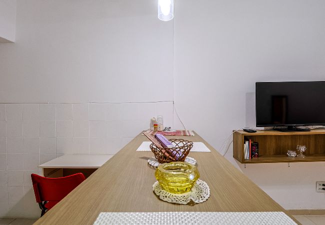 Apartamento en Rio de Janeiro - Loft c/ Ar e Wi-Fi a 100m da Praia de Copacabana Apartamento en Rio de Janeiro - Loft c/ Ar e Wi-Fi a 100m da Praia de Copacabana
