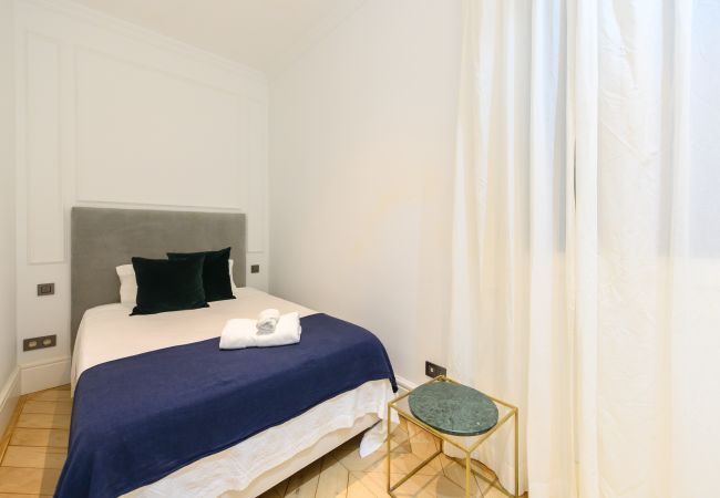 Apartamento en Madrid - Exclusivo Piso de Lujo en el Barrio de Salamanca – Elegancia y Confort en el Corazón de Madrid .Temporal  Apartamento en Madrid - Exclusivo Piso de Lujo en el Barrio de Salamanca – Elegancia y Confort en el Corazón de Madrid .Temporal