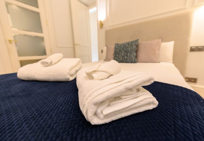 Apartamento en Madrid - Exclusivo Piso de Lujo en el Barrio de Salamanca – Elegancia y Confort en el Corazón de Madrid .Temporal  Apartamento en Madrid - Exclusivo Piso de Lujo en el Barrio de Salamanca – Elegancia y Confort en el Corazón de Madrid .Temporal