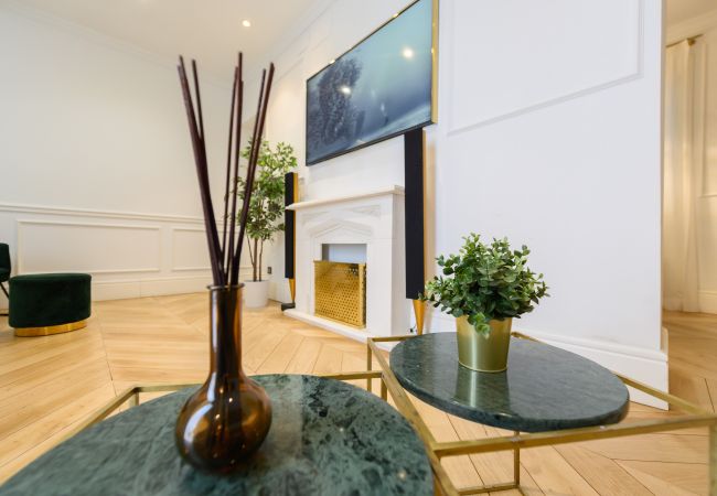 Apartamento en Madrid - Exclusivo Piso de Lujo en el Barrio de Salamanca – Elegancia y Confort en el Corazón de Madrid .Temporal  Apartamento en Madrid - Exclusivo Piso de Lujo en el Barrio de Salamanca – Elegancia y Confort en el Corazón de Madrid .Temporal