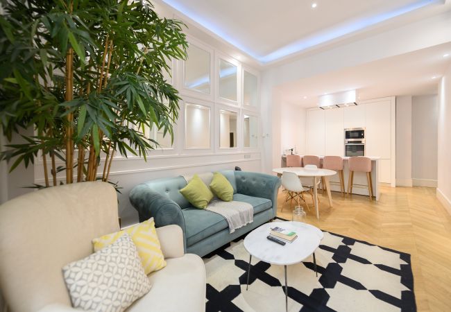 Apartamento en Madrid - Apartamento de Lujo en el Corazón de Madrid – Elegancia, Comodidad y Estilo en un Solo Espacio Apartamento en Madrid - Apartamento de Lujo en el Corazón de Madrid – Elegancia, Comodidad y Estilo en un Solo Espacio