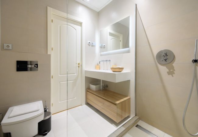 Apartamento en Madrid - Apartamento de Lujo en el Corazón de Madrid – Elegancia, Comodidad y Estilo en un Solo Espacio Apartamento en Madrid - Apartamento de Lujo en el Corazón de Madrid – Elegancia, Comodidad y Estilo en un Solo Espacio