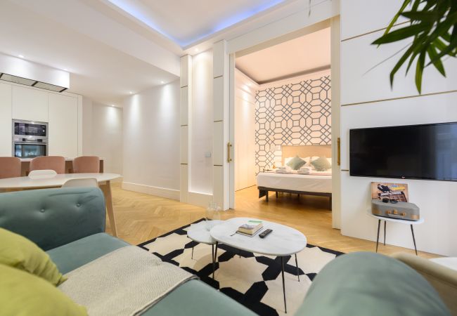 Apartamento en Madrid - Apartamento de Lujo en el Corazón de Madrid – Elegancia, Comodidad y Estilo en un Solo Espacio Apartamento en Madrid - Apartamento de Lujo en el Corazón de Madrid – Elegancia, Comodidad y Estilo en un Solo Espacio
