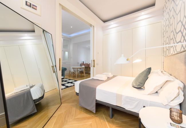 Apartamento en Madrid - Apartamento de Lujo en el Corazón de Madrid – Elegancia, Comodidad y Estilo en un Solo Espacio Apartamento en Madrid - Apartamento de Lujo en el Corazón de Madrid – Elegancia, Comodidad y Estilo en un Solo Espacio
