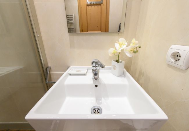 Apartamento en Madrid - Piso de 2 Dormitorios con Vistas a la Ciudad – Confort y Estilo en Madrid.Temporal Apartamento en Madrid - Piso de 2 Dormitorios con Vistas a la Ciudad – Confort y Estilo en Madrid.Temporal