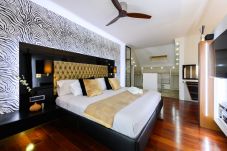 Chalet en Villaviciosa de Odón - MADRID- Chalet de lujo con piscina, gimnasio y largo privado- Ideal para familias