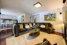 Chalet en Villaviciosa de Odón - MADRID- Chalet de lujo con piscina, gimnasio y largo privado- Ideal para familias