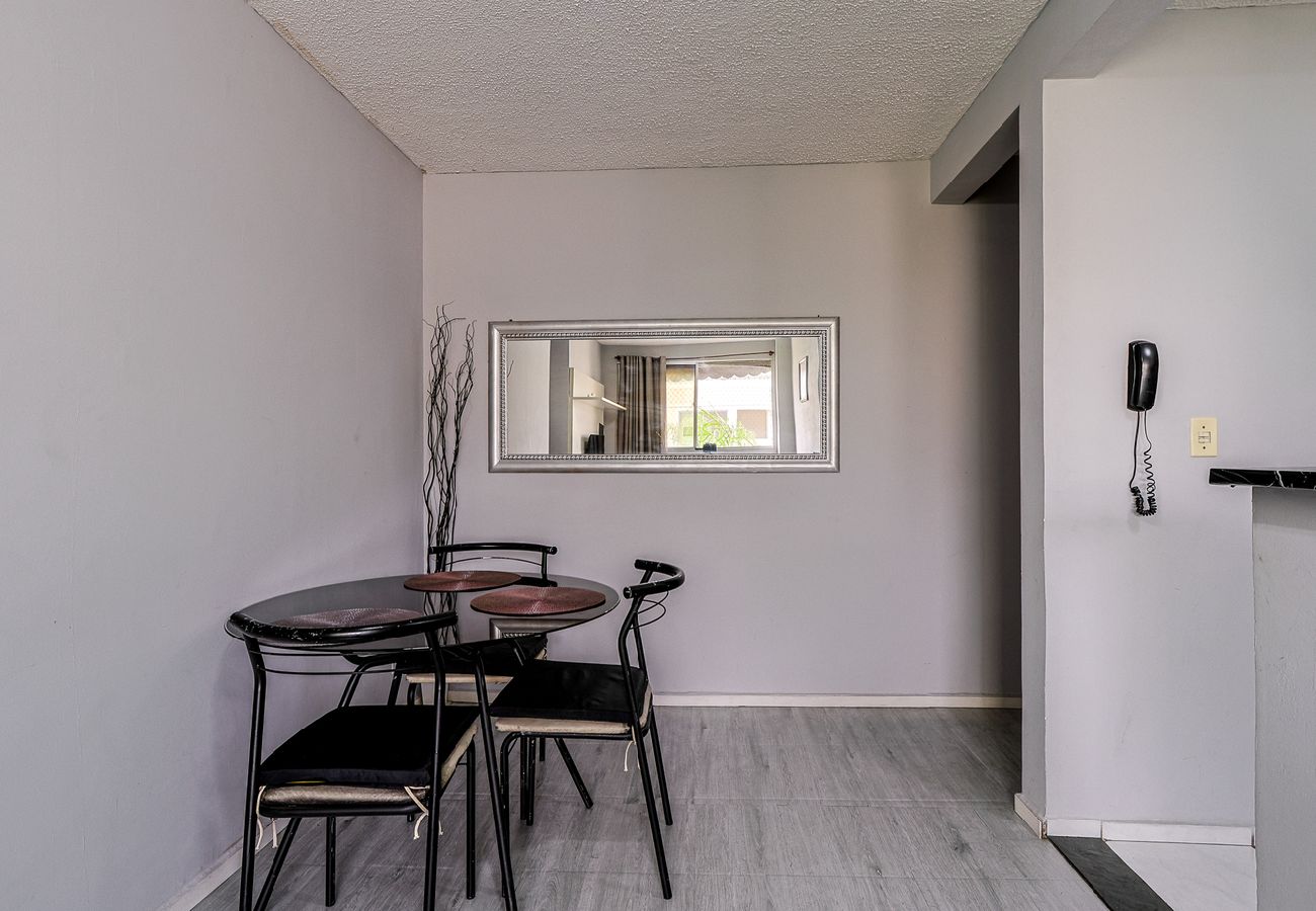 Apartamento en Rio de Janeiro - Apto com ar-condicionado e vaga em Honório Gurgel Apartamento en Rio de Janeiro - Apto com ar-condicionado e vaga em Honório Gurgel