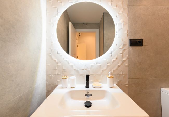 Apartamento en Madrid - Tu hogar en la ciudad: piso de 3 habitaciones, 3 baños y todo el confort moderno. Madrid Apartamento en Madrid - Tu hogar en la ciudad: piso de 3 habitaciones, 3 baños y todo el confort moderno. Madrid