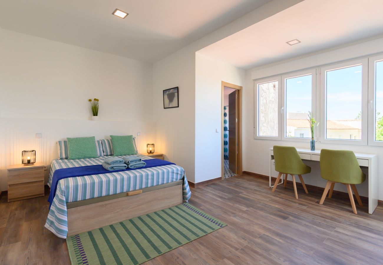 Apartamento en Madrid - Alquiler Mensual en Madrid – Piso compartido de 3 habitaciones  Temporal