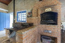 Casa en Taubaté - Chácara c/ piscina, campo e chalés privativos