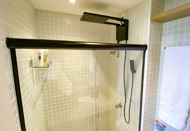 Apartamento en Salvador - Flat Beira-Mar com Varanda, Piscina e Academia Apartamento en Salvador - Flat Beira-Mar com Varanda, Piscina e Academia