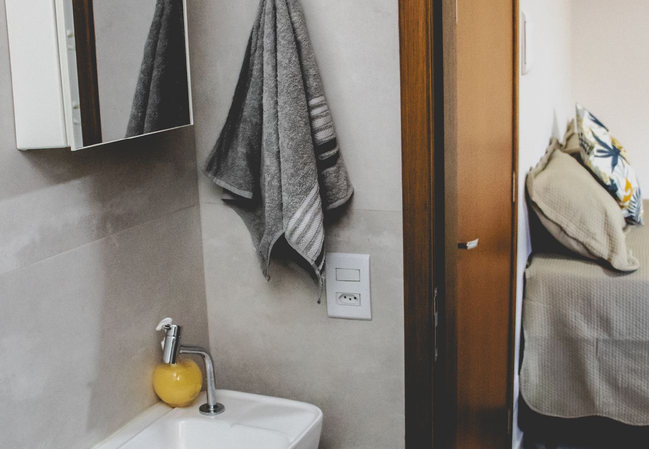 Apartamento en Itajubá -  Ótima kitnet prox à UNIFEI com Wi-Fi e Smart TV Apartamento en Itajubá -  Ótima kitnet prox à UNIFEI com Wi-Fi e Smart TV