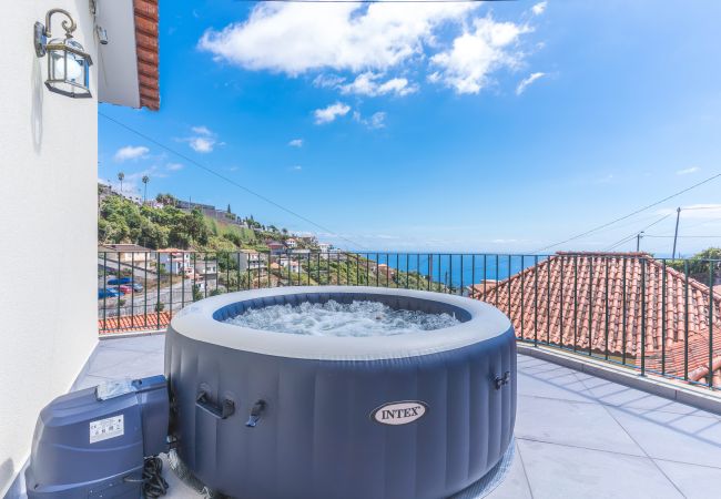 Casa en Câmara de Lobos - Casa dos Namora by Atlantic Holiday