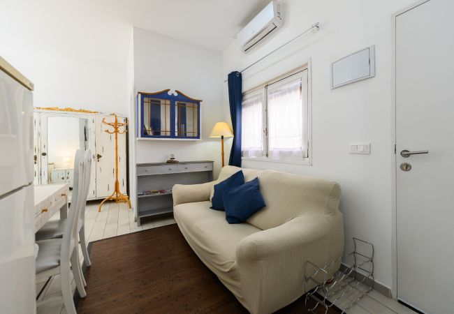 Estudio en Madrid - Estudio Moderno con Terraza Privada en Madrid Estudio en Madrid - Estudio Moderno con Terraza Privada en Madrid