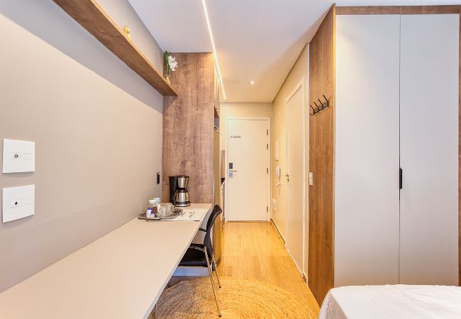 Apartamento en São Paulo - Flat na Vila Mariana c varanda próx ao metrô Apartamento en São Paulo - Flat na Vila Mariana c varanda próx ao metrô